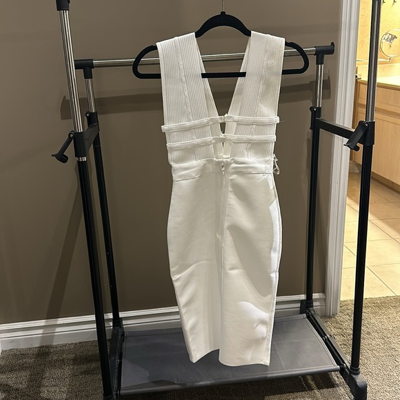 NEW    SMALL WHITE BANDAGE DRESS - Picture 2 of 3